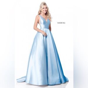 Sherri Hill Sky Blue 51856
Mikado Ballgown with a deep-V neckline